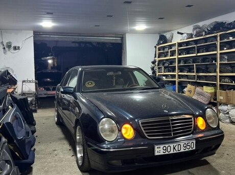 Mercedes E 320