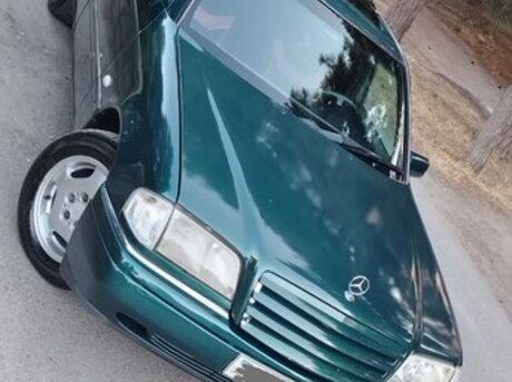 Mercedes C 200