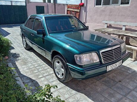 Mercedes 220 E