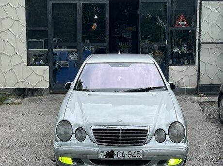 Mercedes E 240