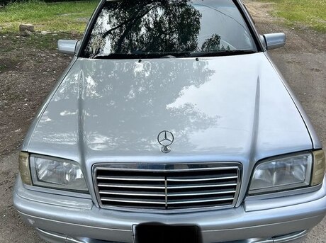 Mercedes C 230