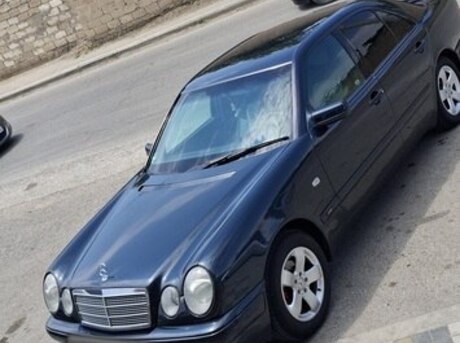 Mercedes E 240