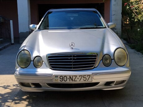 Mercedes E 240