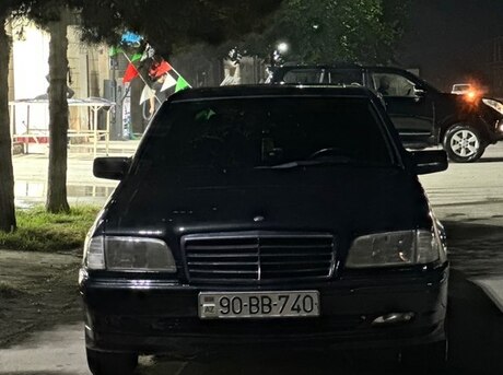 Mercedes C 200