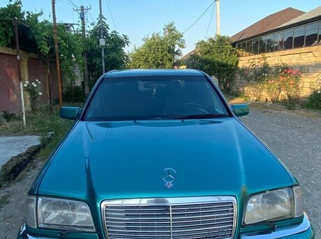 Mercedes C 240