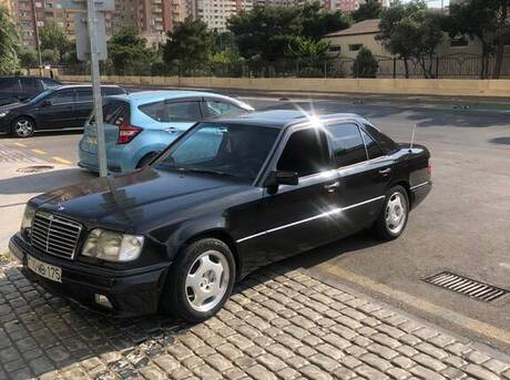 Mercedes E 200