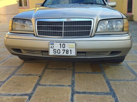 Mercedes C 230