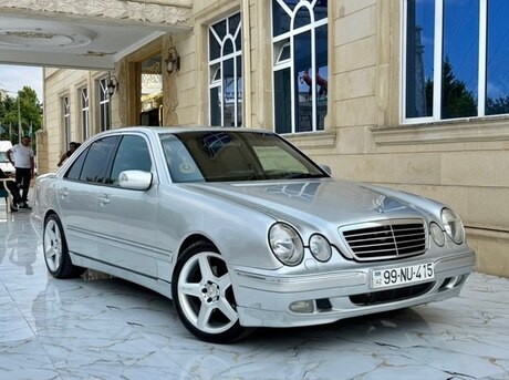 Mercedes E 320