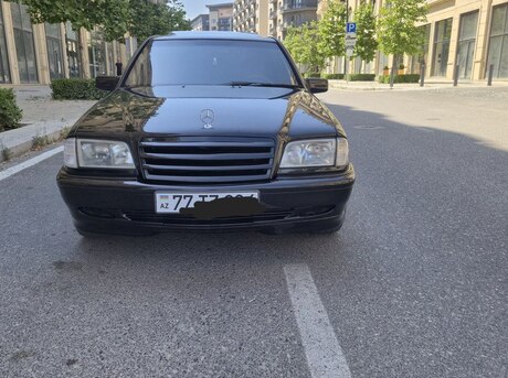 Mercedes C 180