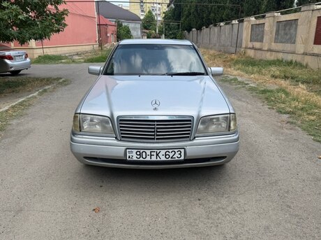 Mercedes C 180