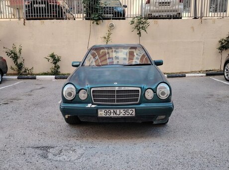Mercedes E 200