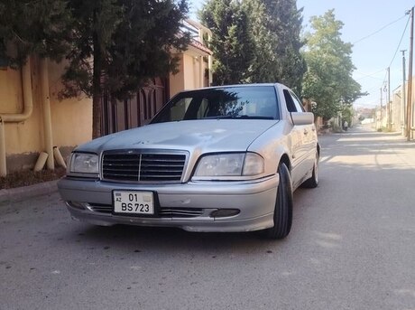 Mercedes C 230