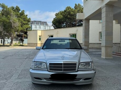 Mercedes C 240