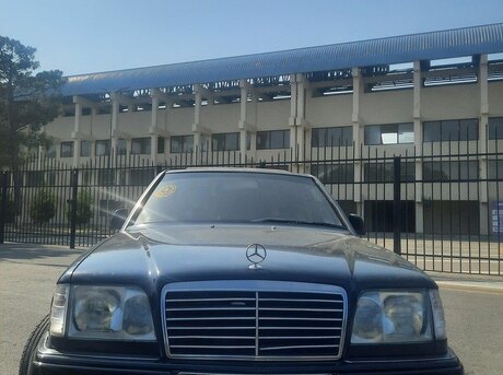 Mercedes E 220