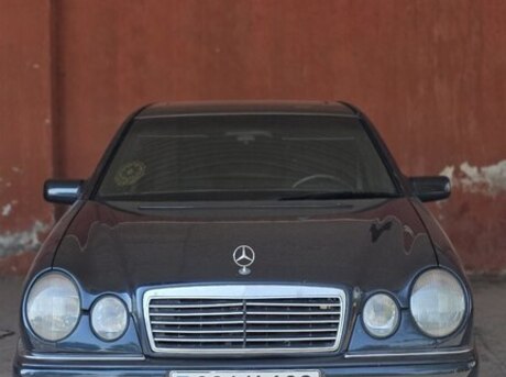 Mercedes E 200