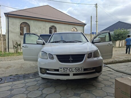 Mitsubishi Airtrek