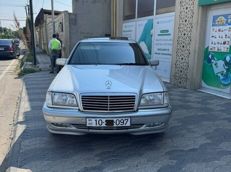 Mercedes C 240