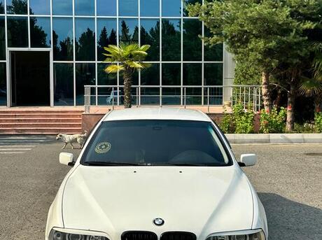BMW 528