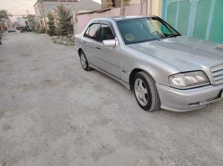 Mercedes C 180