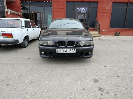 BMW 528