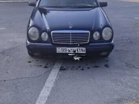 Mercedes E 200