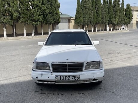 Mercedes C 180