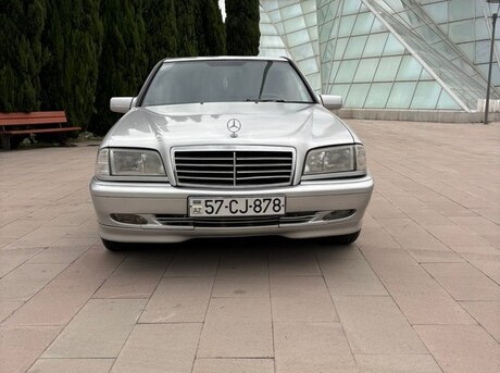 Mercedes C 230