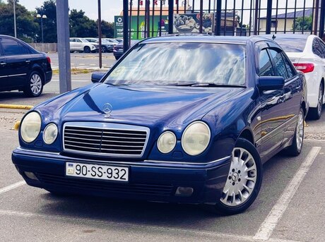 Mercedes E 200