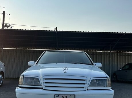 Mercedes C 230
