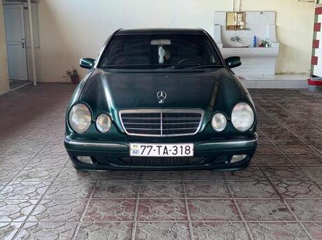 Mercedes E 220