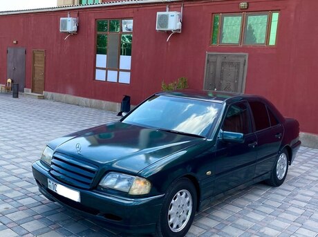 Mercedes C 180