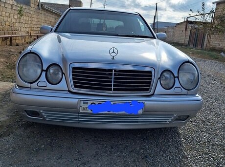 Mercedes E 220