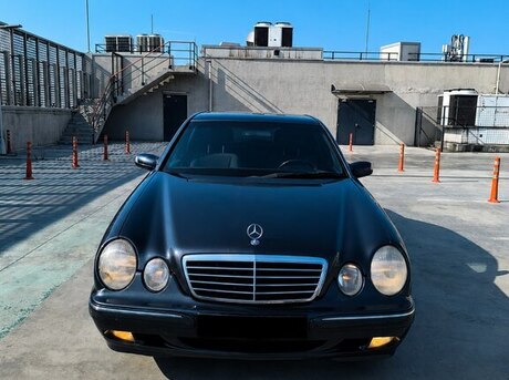 Mercedes E 270