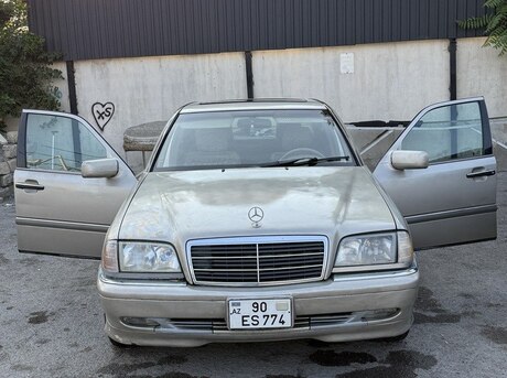 Mercedes C 230