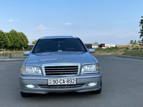 Mercedes C 240