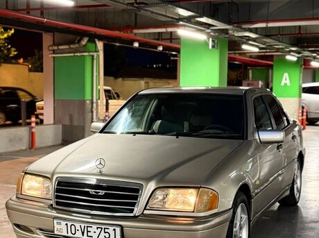 Mercedes C 200