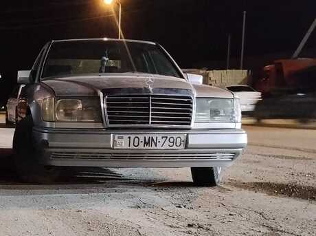 Mercedes 220 E