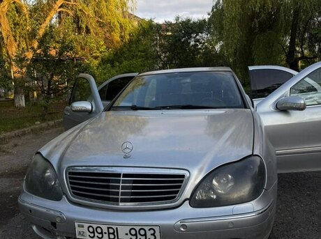 Mercedes S 320