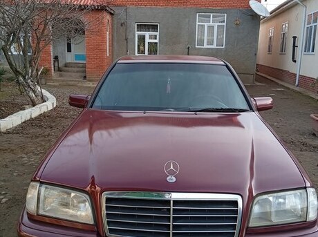 Mercedes C 180