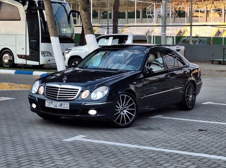 Mercedes E 240
