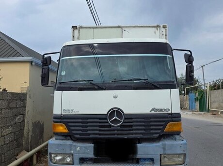 Mercedes Atego 1823