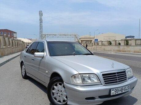 Mercedes C 240