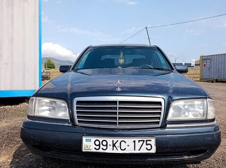 Mercedes C 200