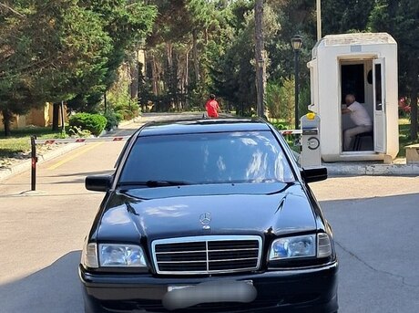Mercedes C 200