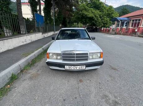 Mercedes 190