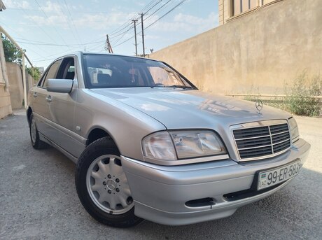 Mercedes C 180
