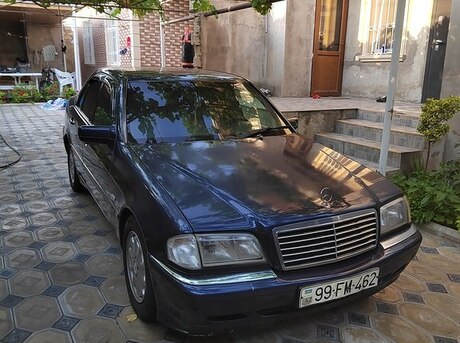Mercedes C 200
