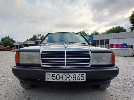 Mercedes 190