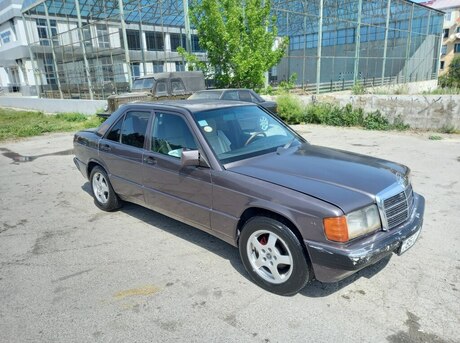 Mercedes 190
