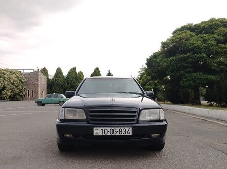 Mercedes C 180